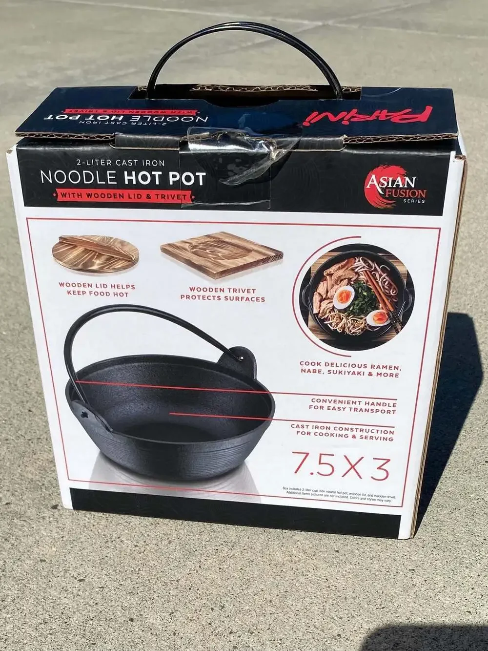 Parini 2-Liter Cast Iron Noodle Hot Pot with Wooden Lid and Trivet